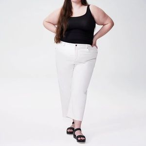 Universal Standard Bae Boyfriend Crop Jeans in White NWT